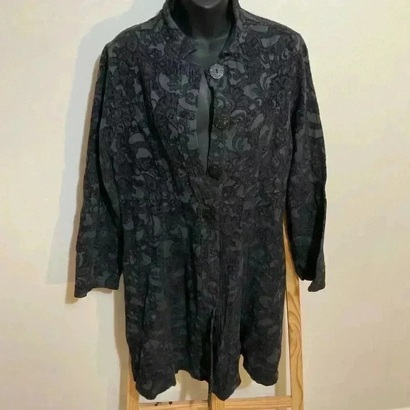 Color Me Cotton made in the U.S.A jacket with floral accents and button closure - Picture 1 of 7